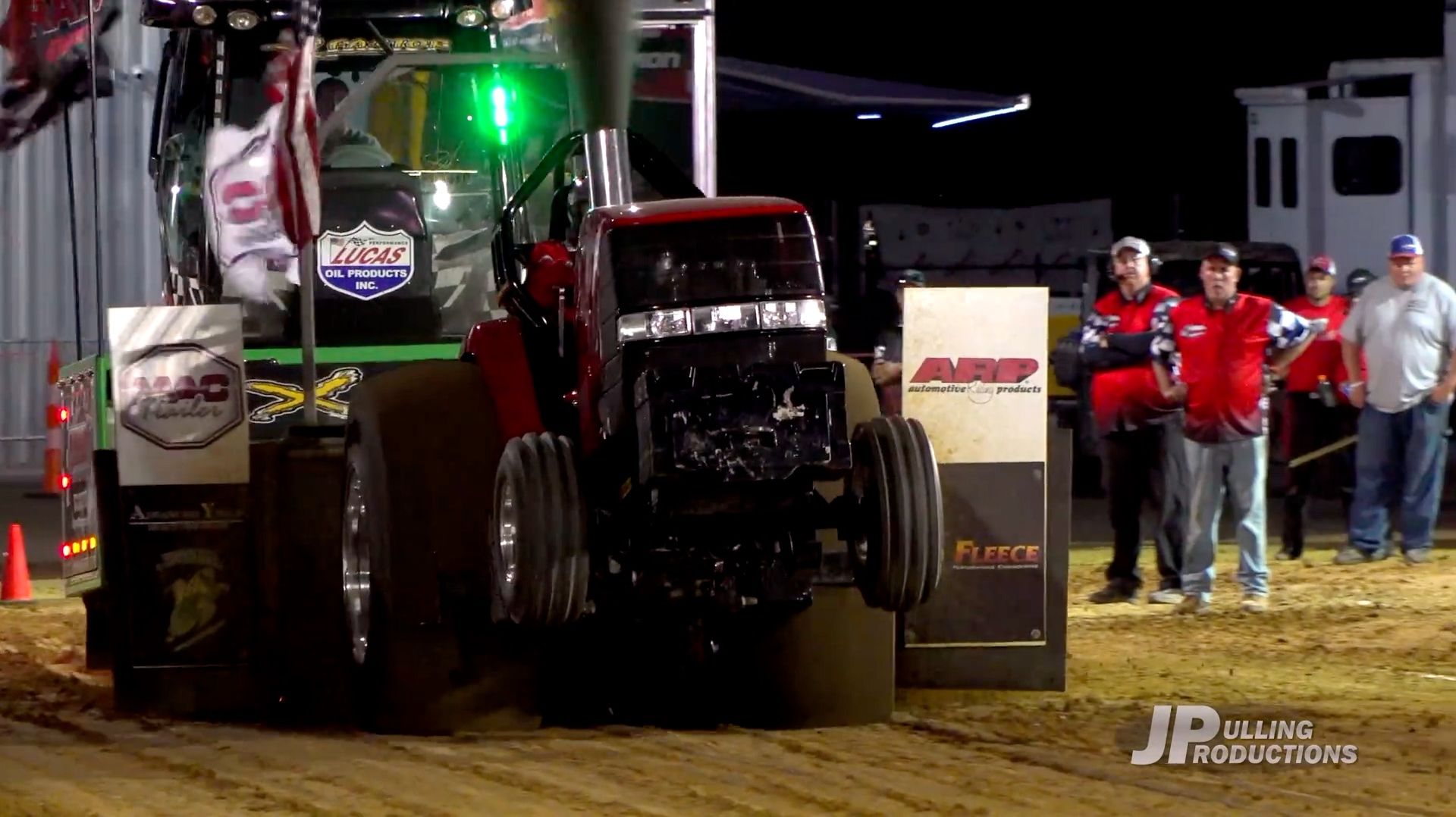 Соревнования мощных тракторов / Tractor Pulling