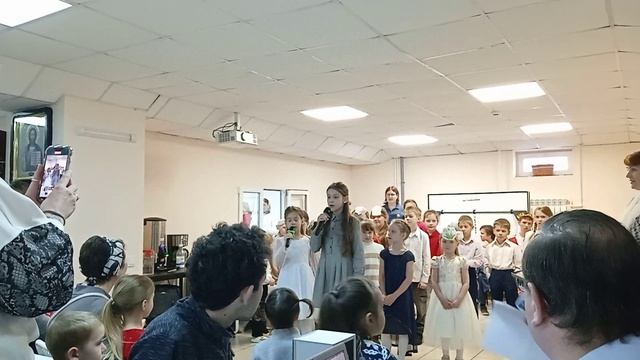 Детский хор воскресной церковной школы.