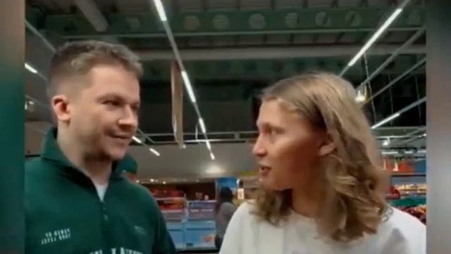 Когда смог выбрать помидорку 😂