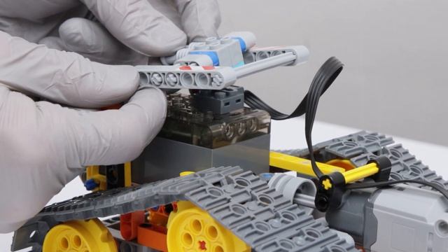 34. Lego Water Challenge! Sea Wall, Sinking Ships & Soapy Glass Car Test смотреть онлайн