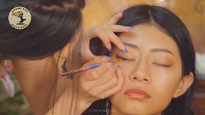 Darlyn's ASMR makeup tutorial video will help you relax 😌