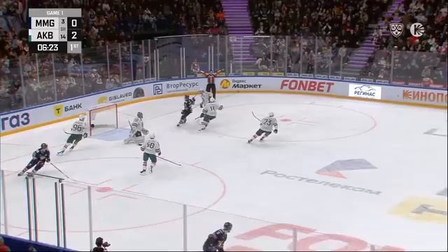 КХЛ. Металлург_Ак Барс 25.04.2026. Ворота Ак Барса содрогнулись после броска Валерия Орехова.