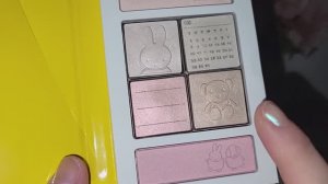 Прекрасные покупки косметики.