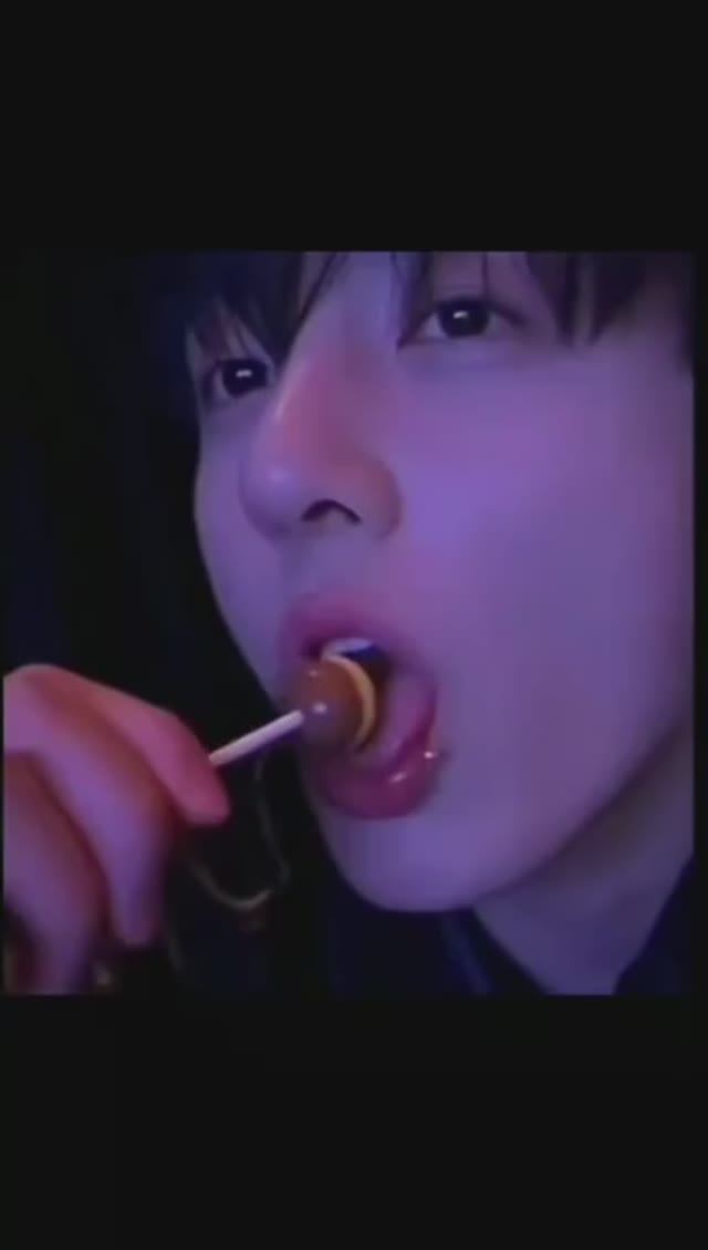 ДА МЫ УЖЕ ДАВНО ЗНАЕМ , ЧТО ТЫ СЕКСИ БОЙЗ...