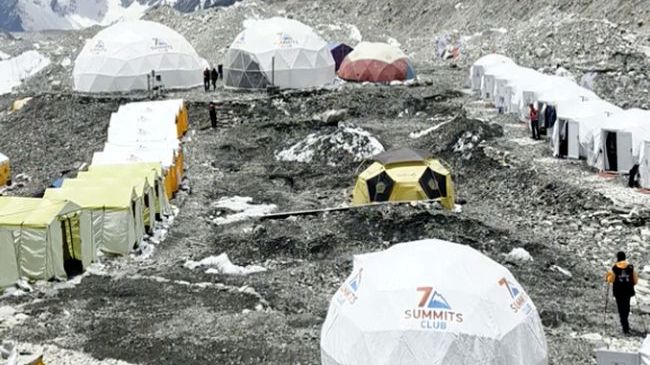 Супер-гид Клуба 7 Вершин Андрей Березин представляет базовый лагерь Эвереста