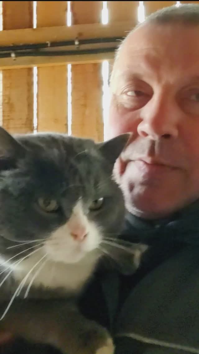 Кошкам молоко НЕЛЬЗЯ? Идите вы лесом!!!