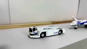 Машинки для детей и малышей. Мультик про машинки. Машинки катаются, преодолевают препятствия.