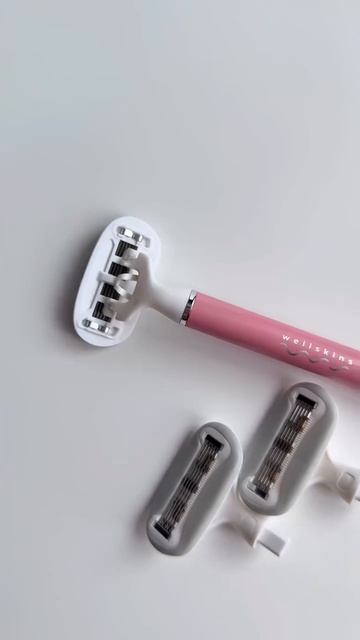 ШОК. Когда проводите рукой по ноге – и ни одного волоска!