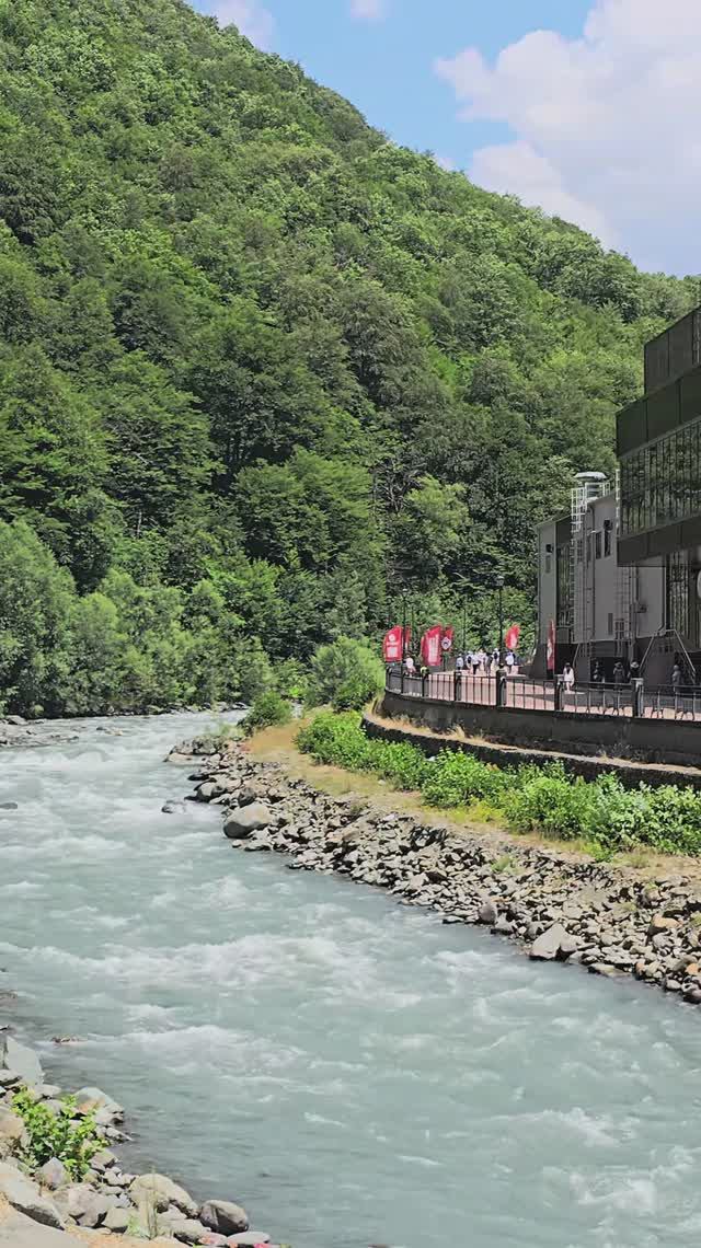 Курорт Роза Хутор и река Мзымта