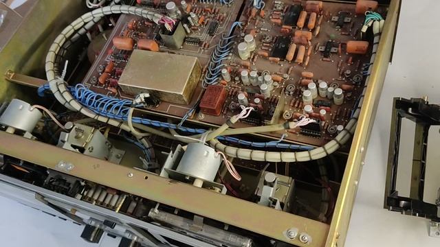 амфитон мп103 , внутри японский ЛПМ