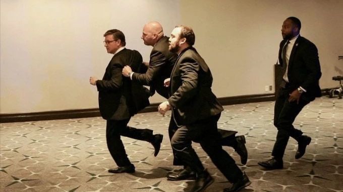 Трампа эвакуировали из-за стрельбы на ужине корреспондентов Белого дома.