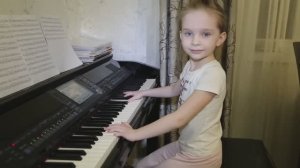 ЛИСТЬЯ 🍁 ЖЕЛТЫЕ МЕДЛЕННО ПАДАЮТ... Виктория Викторовна 6 лет.