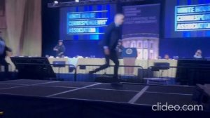 Стрельба в Трампа. Мелания под столом пока Трамп убегает