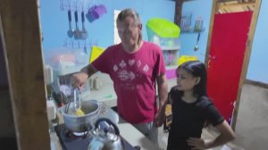 ИСХОД РУССКОЯЗЫЧНЫХ МУЖИКОВ В ДЖУНГЛИ. Американец 49 и Филиппинка 21... Это Любовь или Выгода?