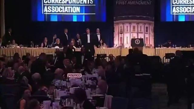 Ночью на торжественном ужине журналистов Белого дома с участием Трампа произошла стрельба. Стрелка з