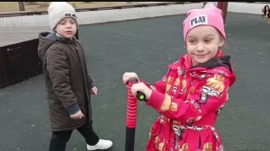 Мой кузнечик учится прыгать