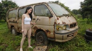 Девушка переделала старую заброшенную Toyota (HIACE) в машину скорой помощи