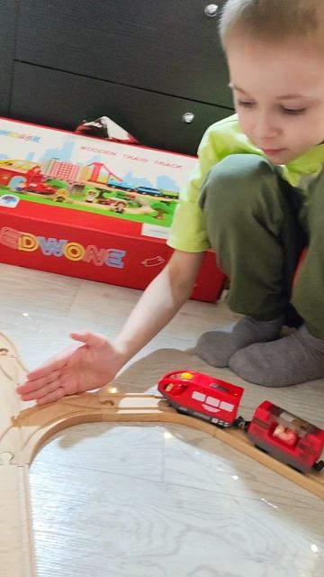 Деревянная дорога и паровоз #паровозик #детство #игры #подарки