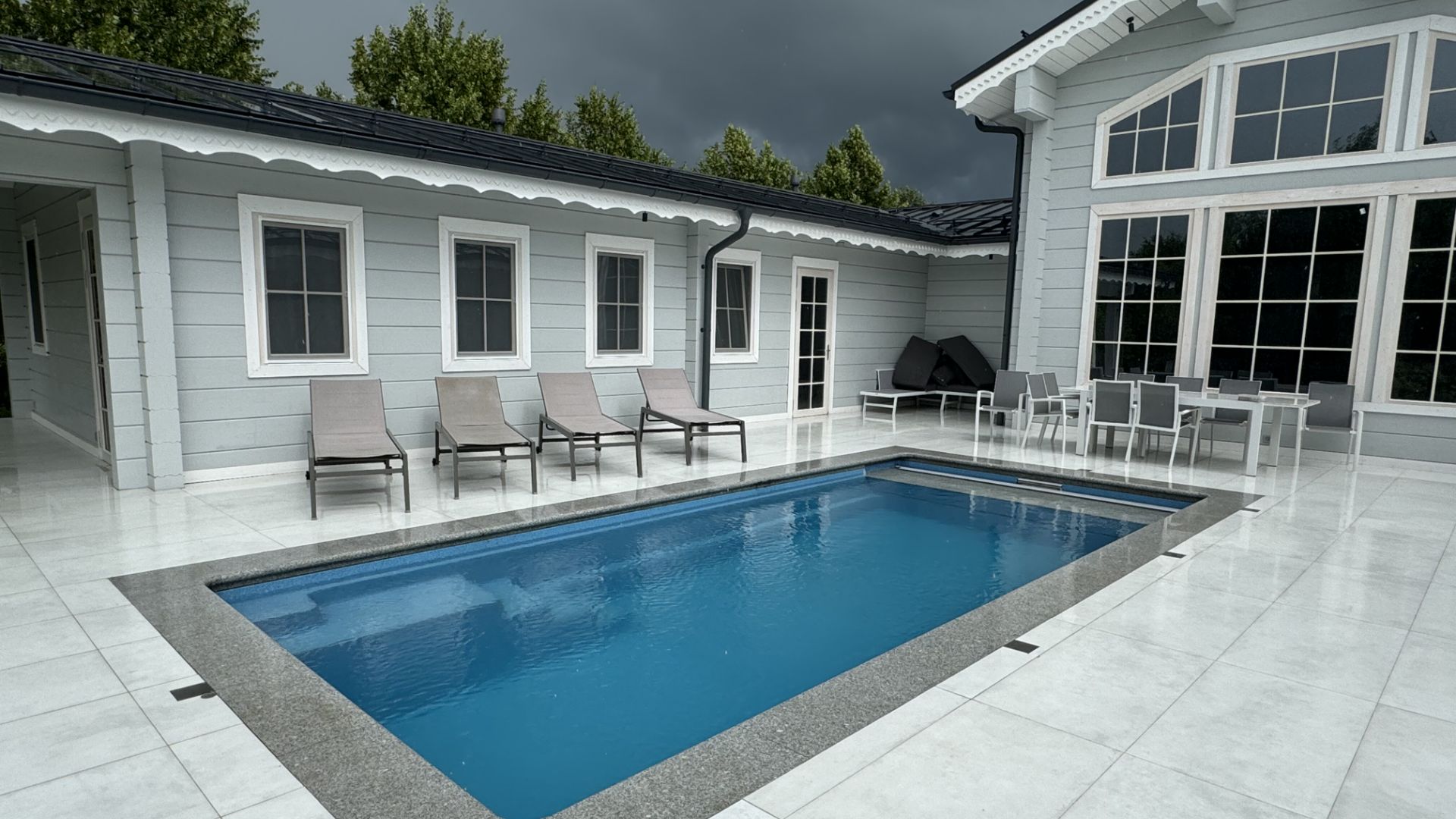 Бассейн Compass Pools, модель Aqua 75 RC, гидромассажная купель Hidropool Serenity 5900