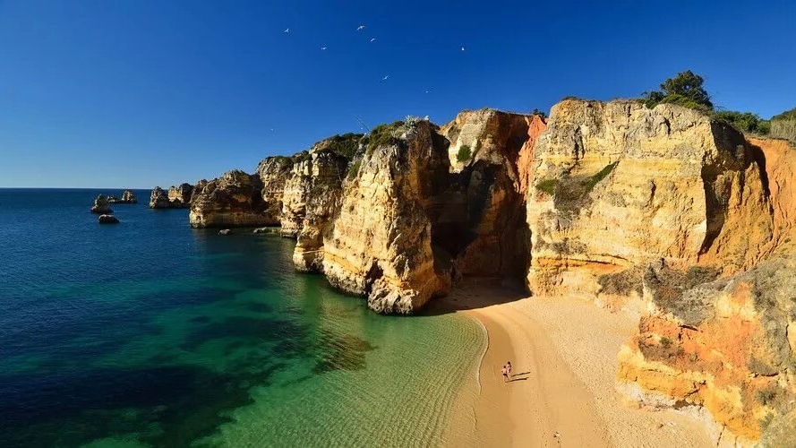 KISS ME - TELL EM WHAT - РИТМИЧНАЯ