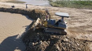 Insane Land Filling- Bulldozer Pushes Soil Into Deep Pond Vs 10wheel Dump Truck Dumping Soils