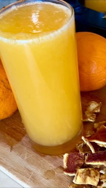 Три апельсина + соковыжималка = заряд бодрости и энергии, который не даст никакой яичница и кофе