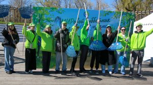 «МИРовой субботник»: как сотрудники телеканала приводят в порядок парки перед летним сезоном