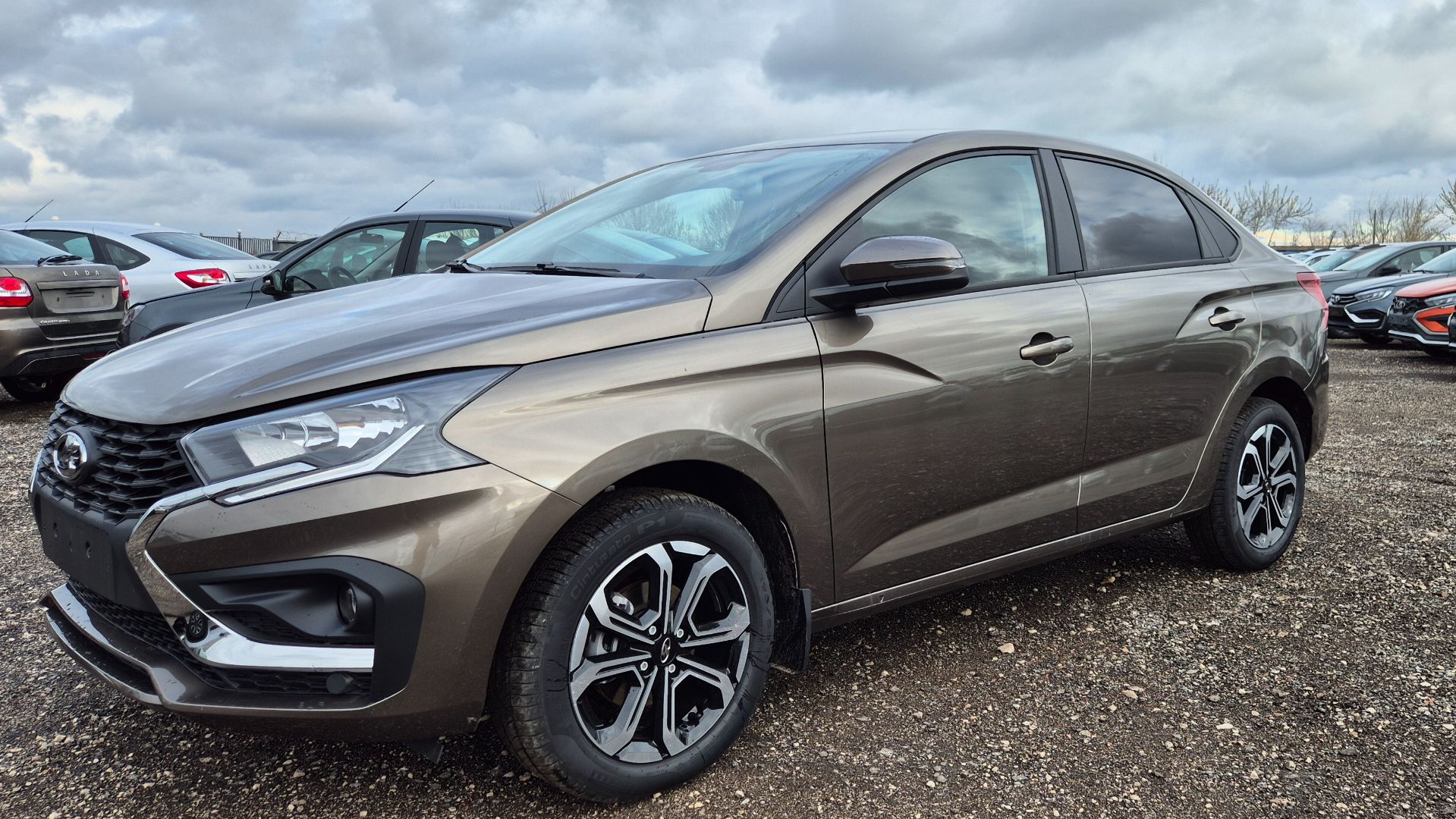 ТОПОВАЯ Iskra Техно с вариатором лучшее соотношение цены и оснащения #ladaiskra #ладаискра