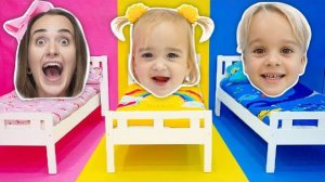 Алиса и Крис исследуют таинственную секретную комнату!