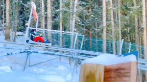 Влад и Ники пробуют зимние развлечения для детей