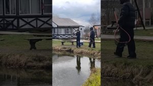 «Мамка» на крючке! Парусник рыбалка, поимка форели на спининг