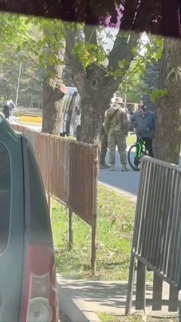 В Кривом Роге велосипедиста затащили в бус как скотину 1