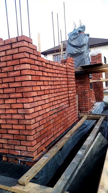 ниша между колон под железный мангал