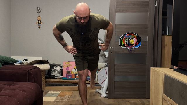 Вращение бедра наружу стоя на одной ноге в наклоне