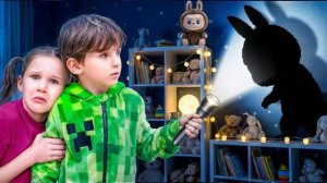 Что это за звук? Малыш Алекс ищет монстра