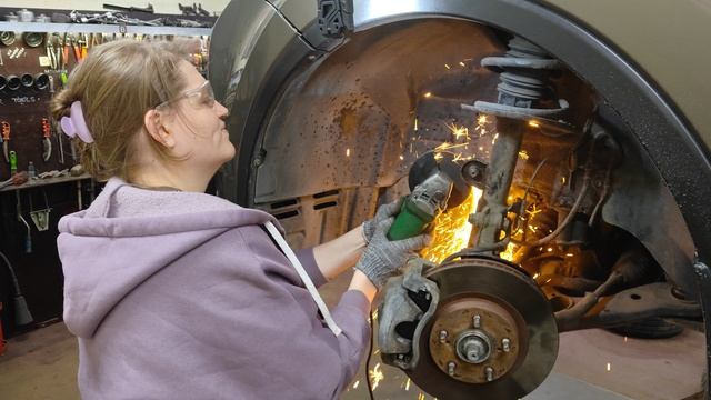 Снятие стоек стабилизатора