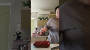 Приехали домой и бегом переодеваться,сегодня прям жарища 😅