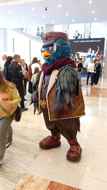 Снегирь из шоу маски