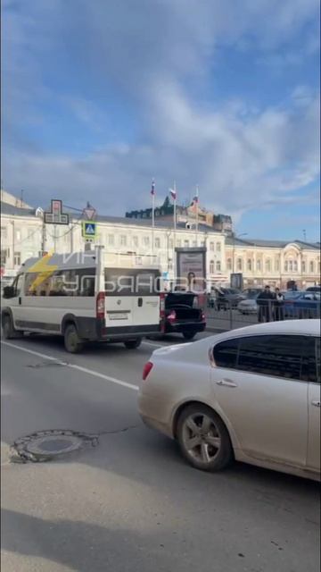 ❗️Сейчас в Ульяновске у ЦУМа ДТП из пяти машин.