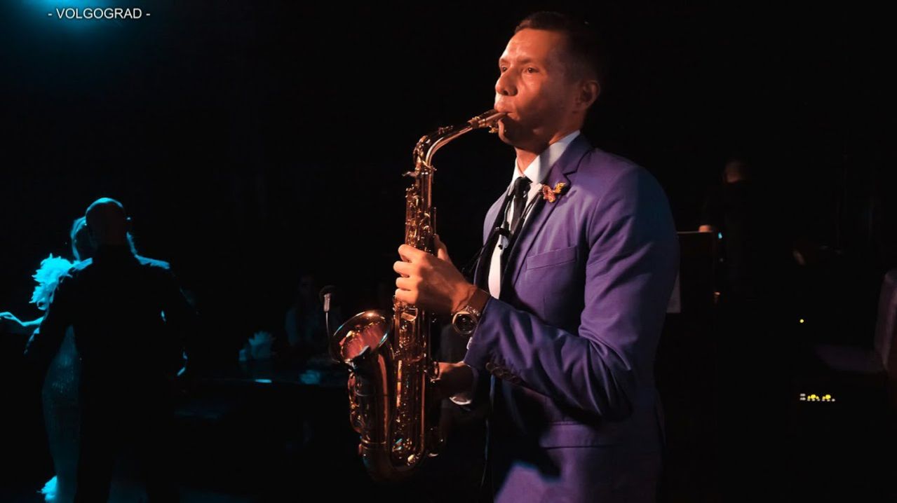 Sax performance at "Miss Mania" - Competition from "Karaokemania"