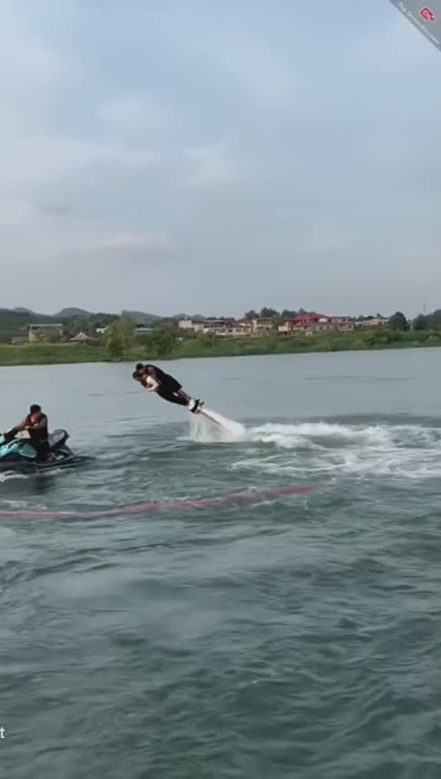 Flyboard. Искупал красавицу. Wetlook