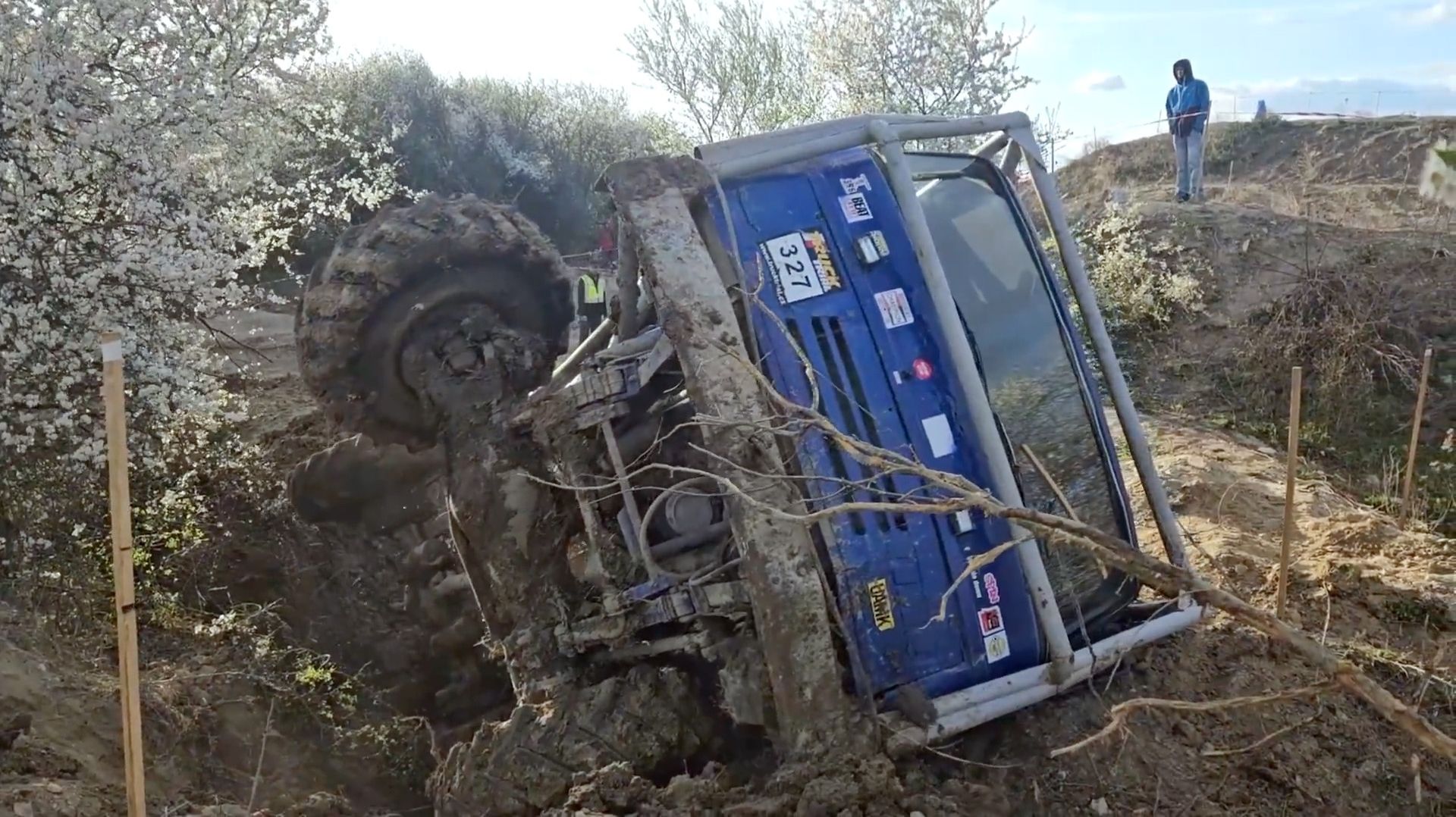 Внедорожные монстры: гонки по бездорожью на полноприводных машинах