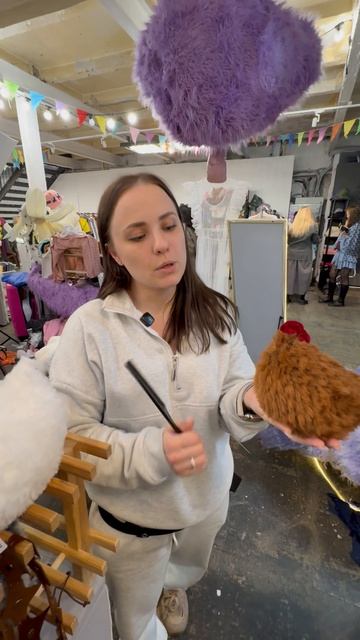 Парикмахерская для курочек, получается? Бренд Sallivan Workshop