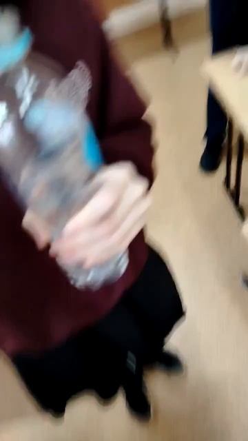 в этом видео меня нету😐это в школе где я учусь