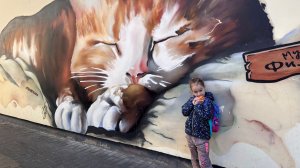 Арина с мамой и тётей Альбиной гуляют по городу Зеленоградску