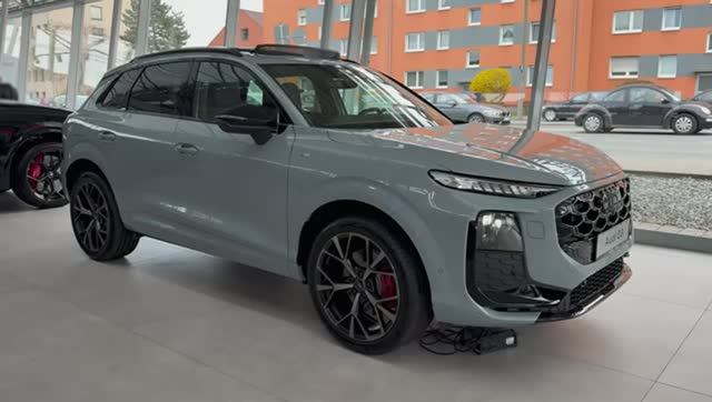 Новинка! Audi Q3 S (2026) — обзор салона и экстерьера