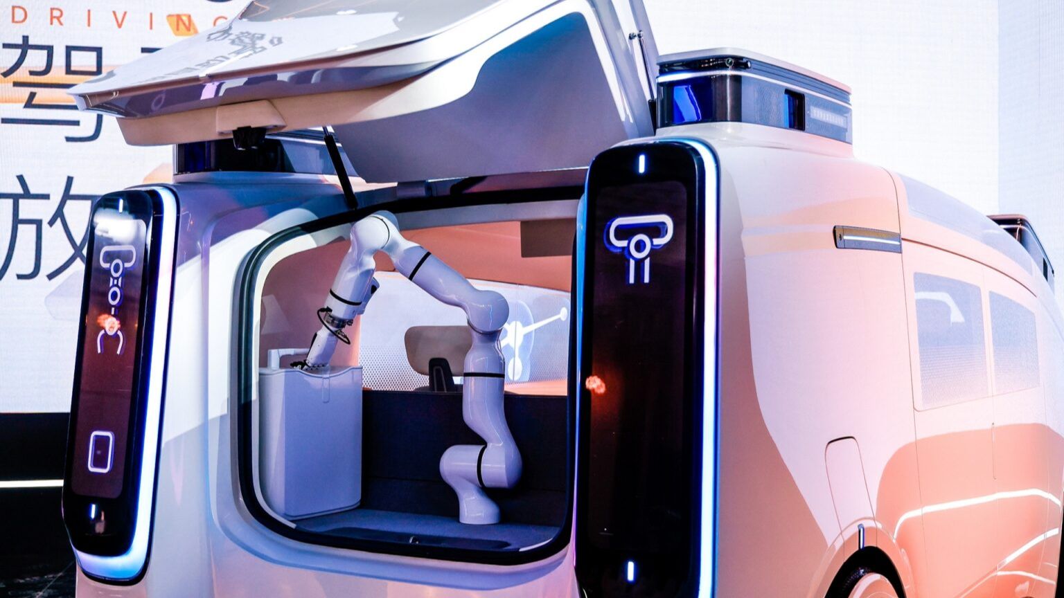 Роботакси от Geely. Porsche Cayenne Coupе Electric.