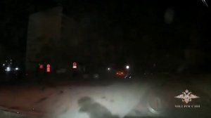 Пьяный водитель на Алтае «протащил» полицейского по дороге

Мужчину остановили для проверки документ