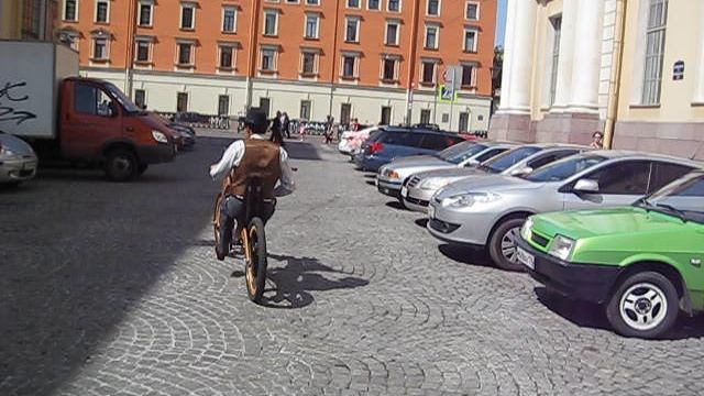 5 Рома продвигается к месту сбора коллег