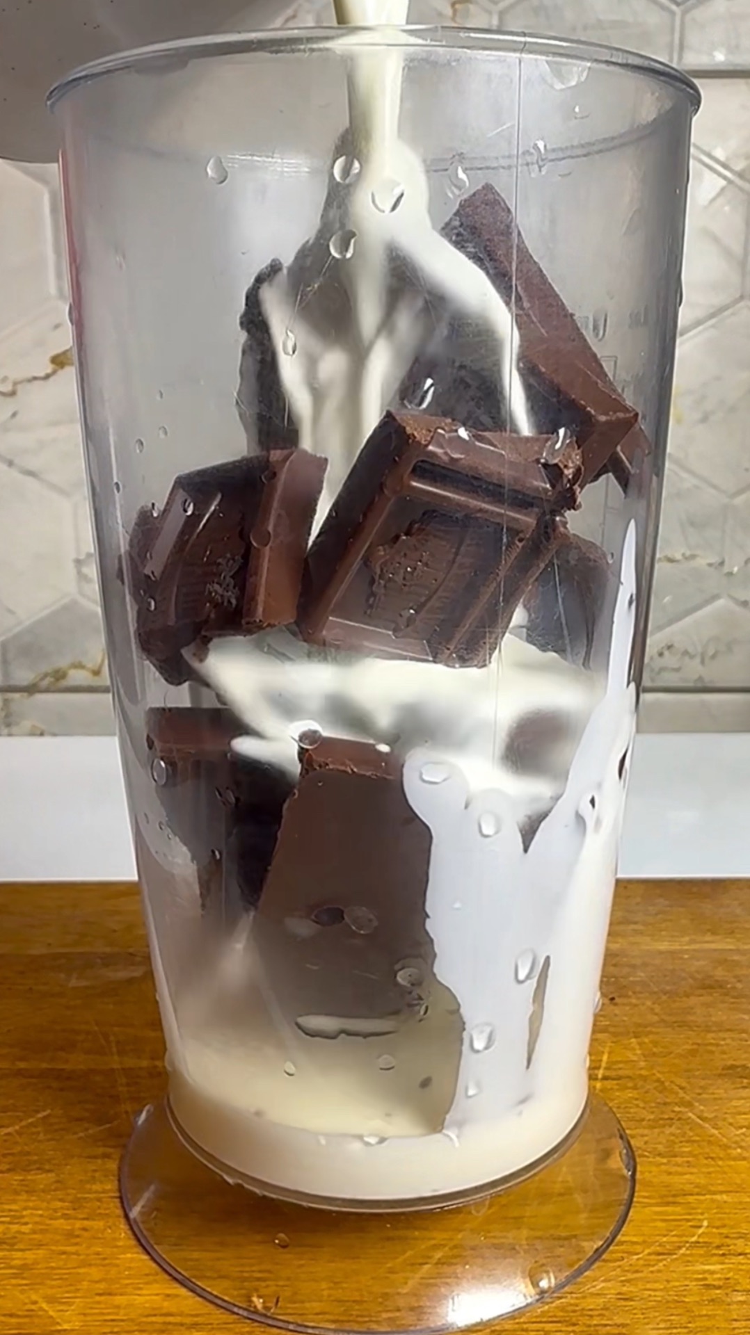 Шоколад с молоком